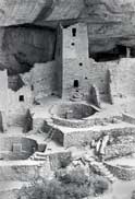 B/W photo: Zoomed-in close view of Cliff House ruins