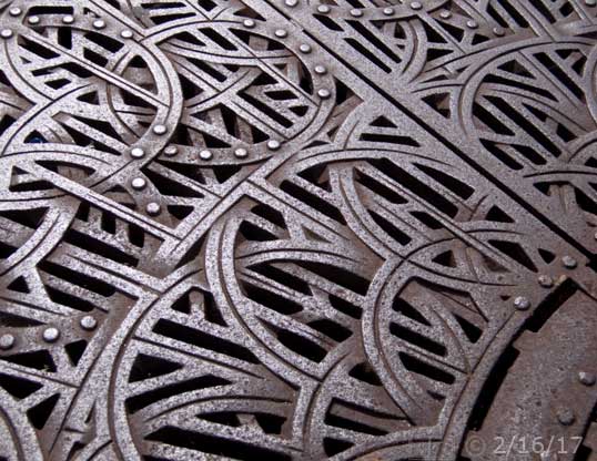 Color photo: Tree removalwith a chain saw - Embedded text: 3/2i/17