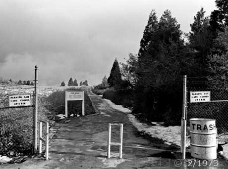 B/W photo: Pedestrian entrance to Museum/Observatory walkway - Embedded text: 2/1973