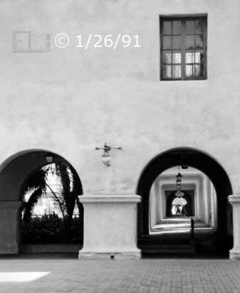 B/W photo: East wall of Plaza de California; from Plaza looking east - Embedded text: 1/26/91