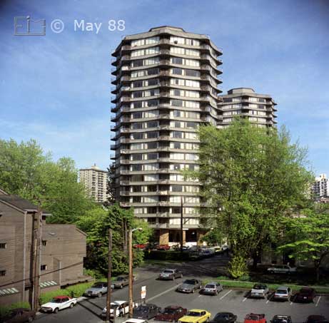 DSC color photo: Octagonal Apartment buildings viewed from Best Western Sands Hotel - Embedded text: May 1988